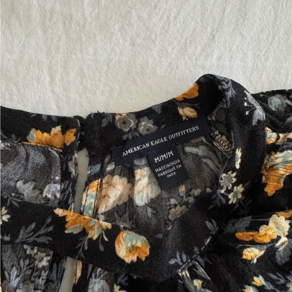 American Eagle Women’s Floral Long Sleeve Keyhole Neck Blouse size Medium - Picture 7 of 8
